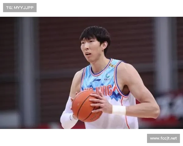 周琦重返新疆男篮引发热议 球迷期待新赛季表现